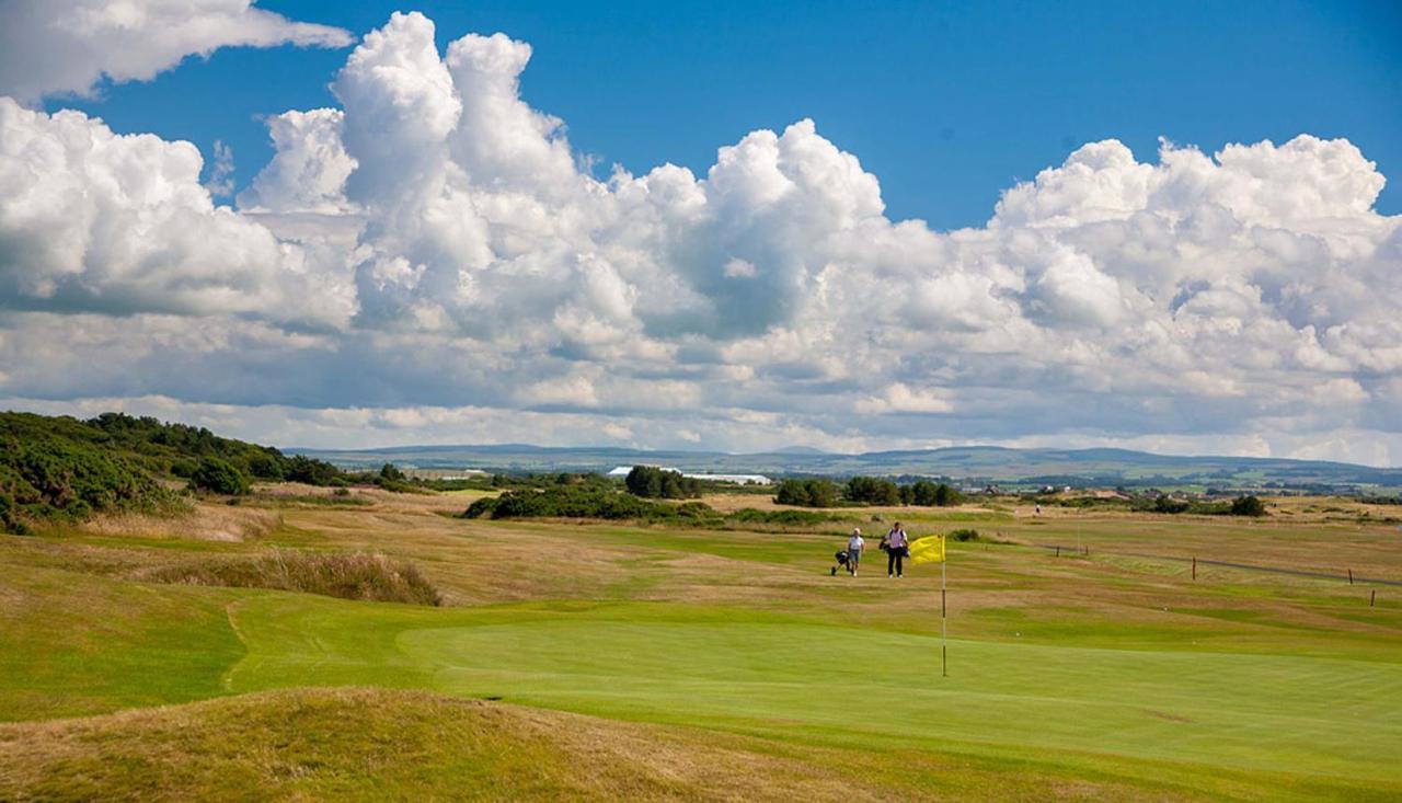 Beautiful 2 To 3 Bed Apartment With Stunning Views! Ayr Bagian luar foto