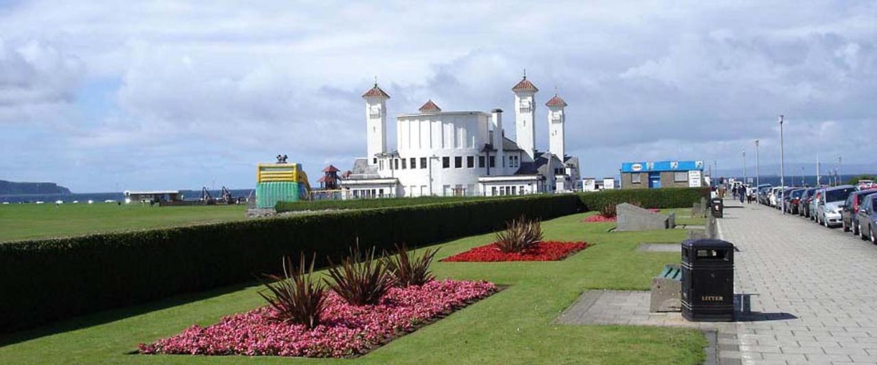 Beautiful 2 To 3 Bed Apartment With Stunning Views! Ayr Bagian luar foto